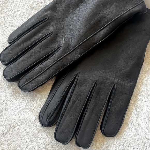 Brand New Calvin Klein Full Grain Goat Leather Tech Gloves Touchscreen Black - Picture 11 of 14